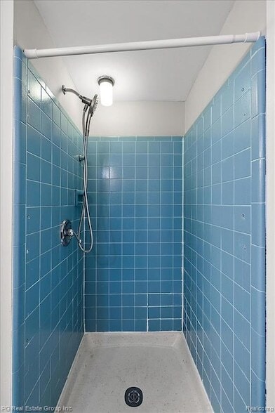 Building Photo - 1432 Oakbrook E Dr