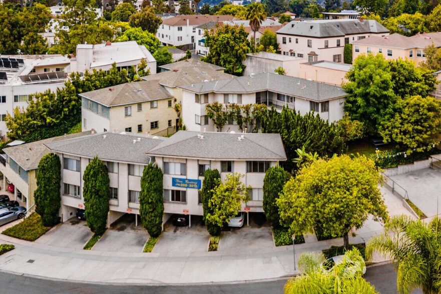 Building Photo - 667 Levering Ave