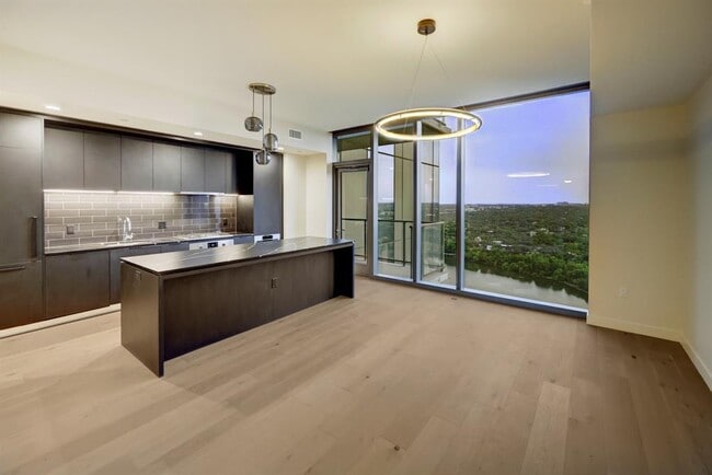 Building Photo - 44 East Ave