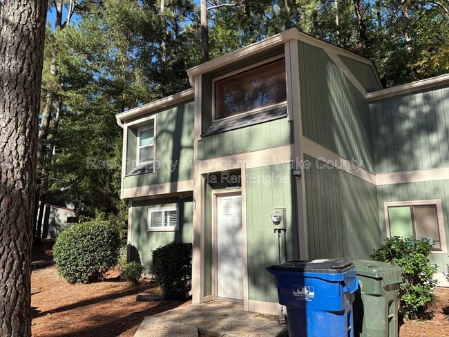 Building Photo - 606 Dylan Ct