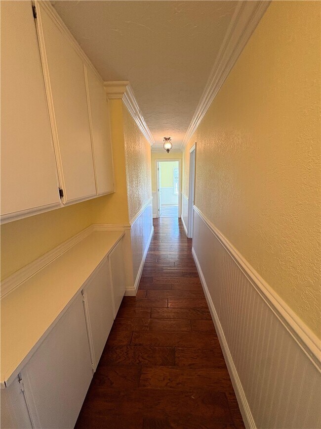 Building Photo - 2490 Michigan Dr