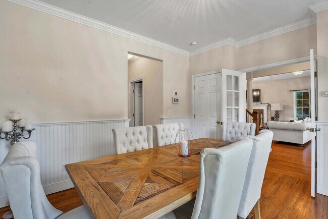 Building Photo - 1025 Peconic Bay Blvd