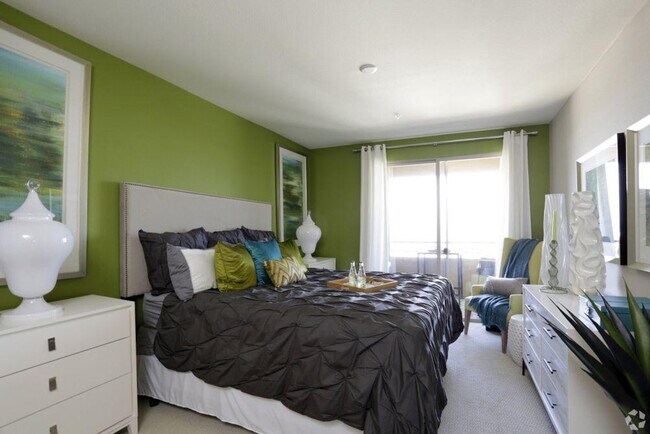 Building Photo - 5945 Linda Vista Rd