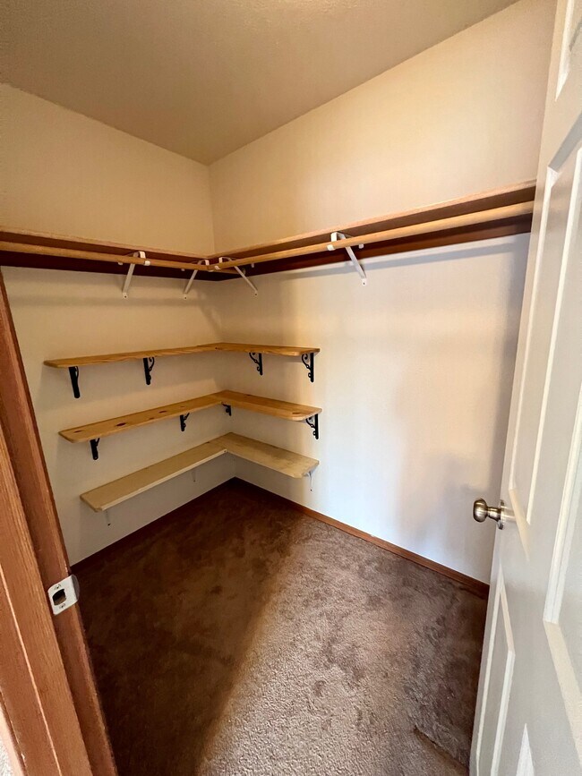 Building Photo - 293 Sowell Dr