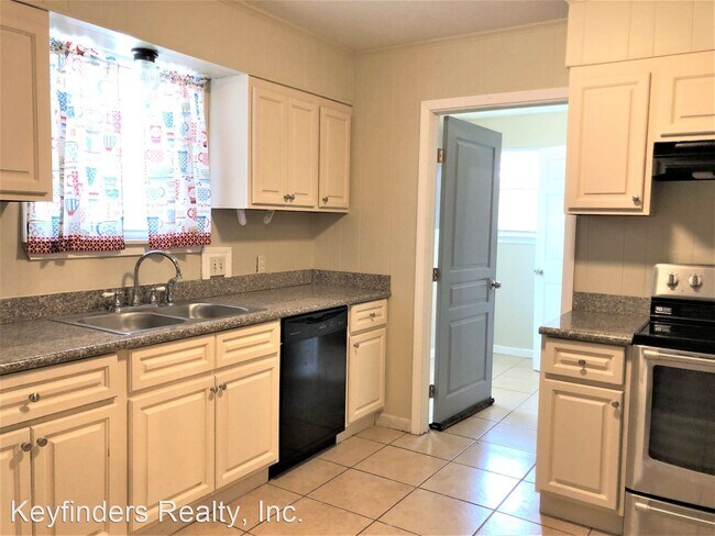 Building Photo - 4 br, 2 bath House - 2860 Donald Drive