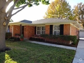 Building Photo - 7104 Haverford Rd