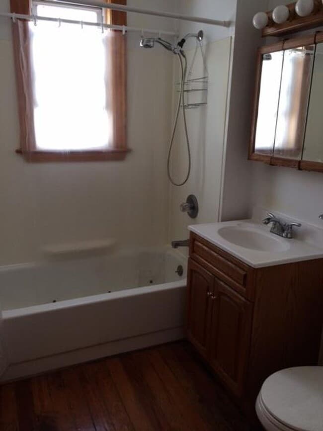 Building Photo - 47 Litchfield St