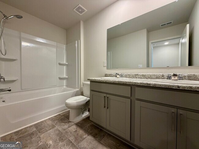 Building Photo - 8233 Bluewater Dr