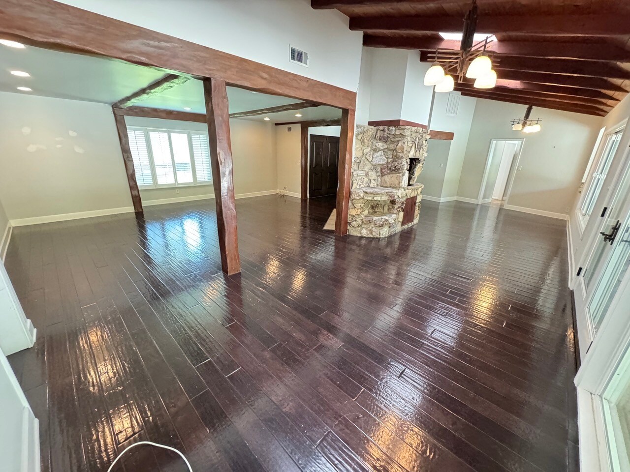 Building Photo - 3957 Woodfield Dr