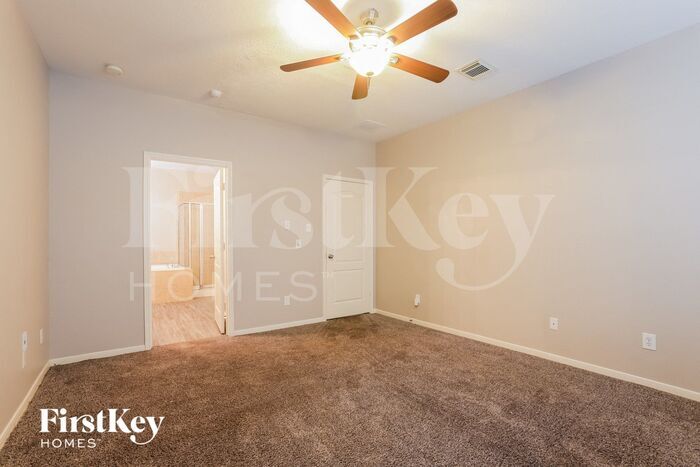Building Photo - 15118 Sierra Ridge Dr