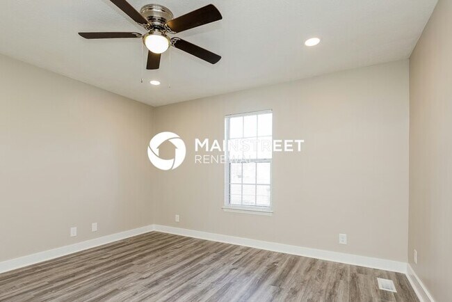 Building Photo - 3 Bedroom Pet-Friendly Home in MURFREESBOR...