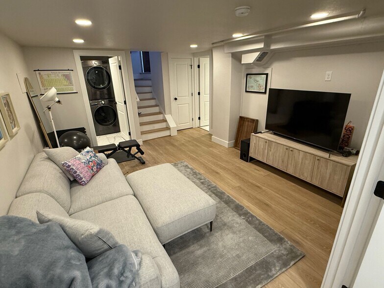 Building Photo - 3423 St Paul St