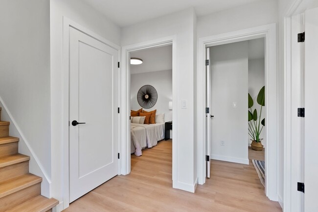 Building Photo - Modern Elegance in the Heart of Wallingford