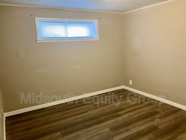 Building Photo - 127 Northside Ave