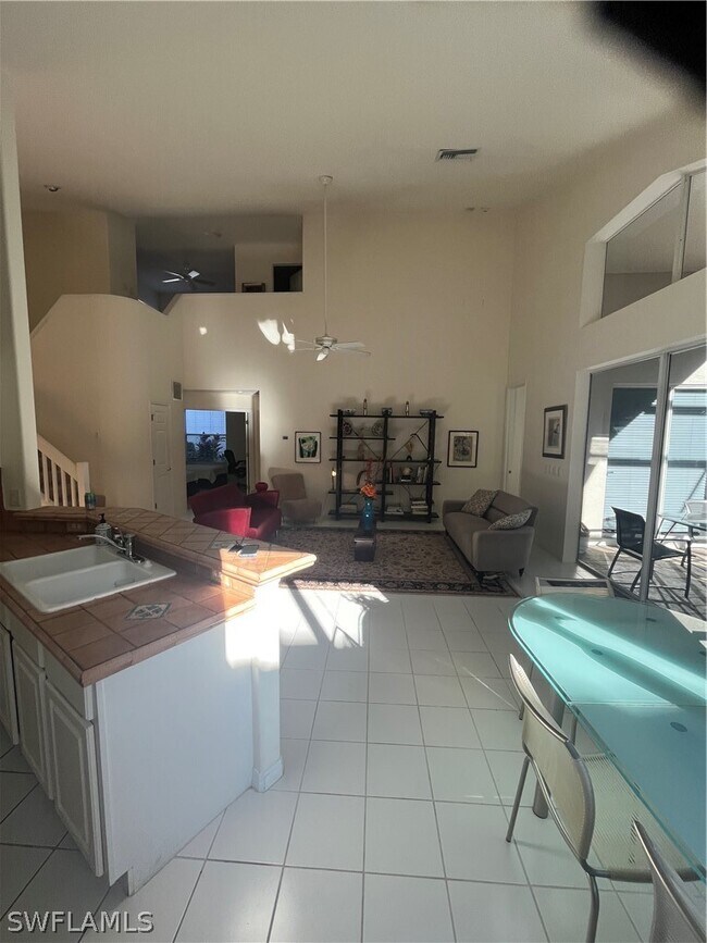 Building Photo - 8824 Ventura Way