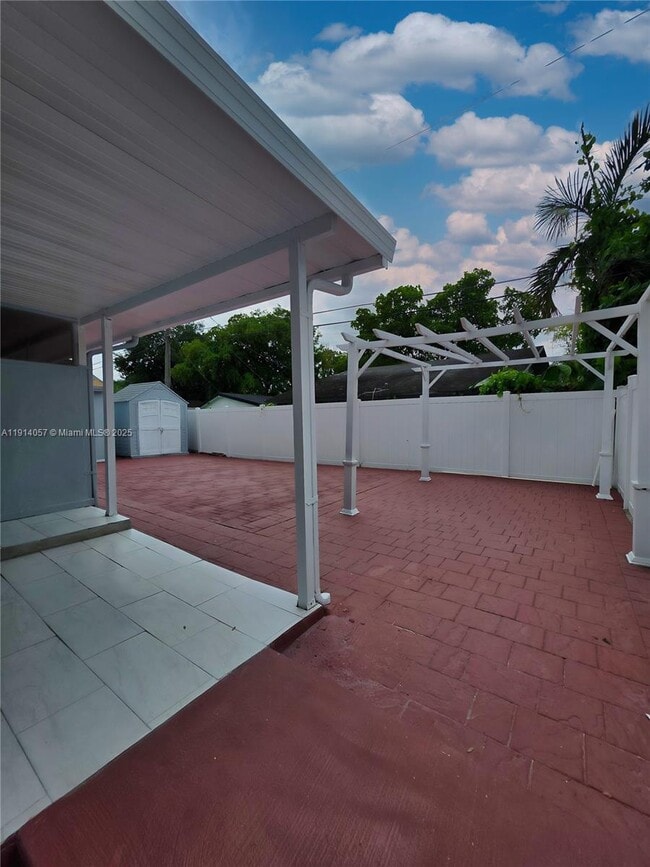 Building Photo - 6120 Hayes St