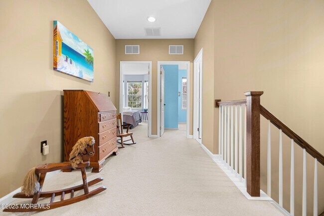 Building Photo - 254 Hawthorne Ln