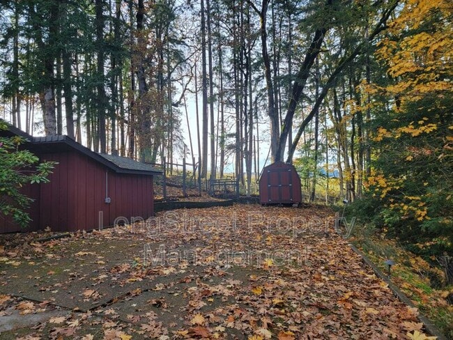 Building Photo - 2720 NW Glenwood Dr