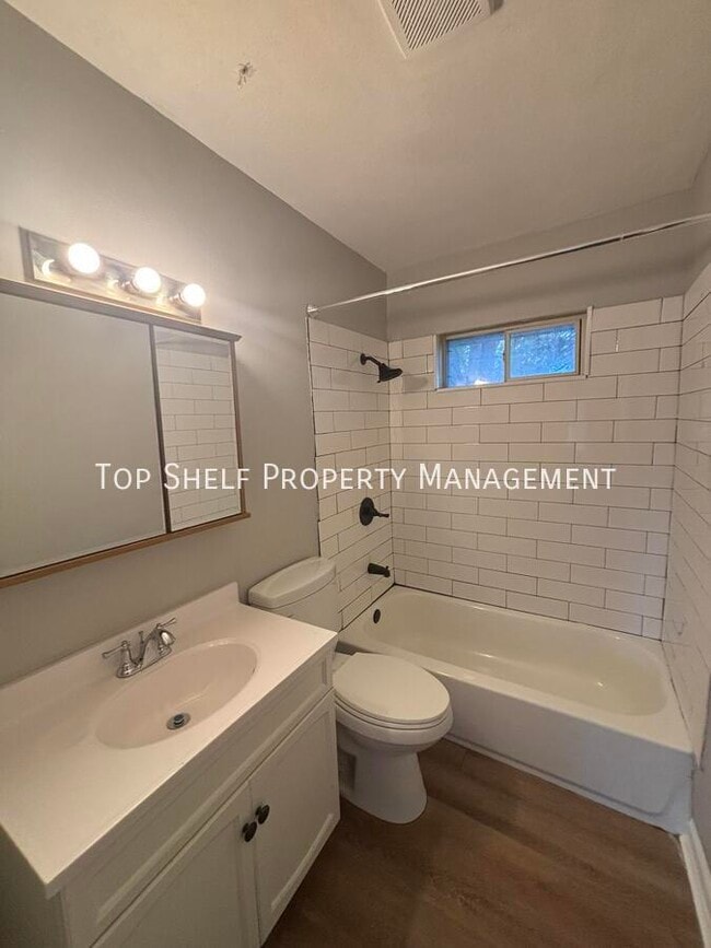 Building Photo - 7503 SW 13th St