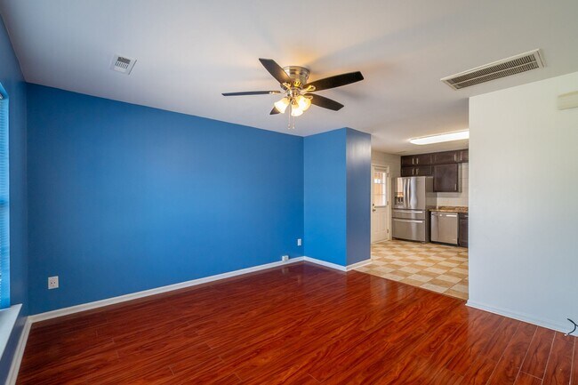 Building Photo - 1053 Brianna Way