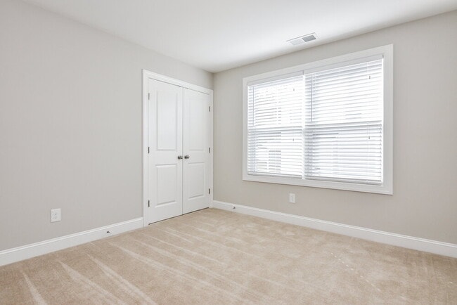 Building Photo - 57 Ravencliff Ridge