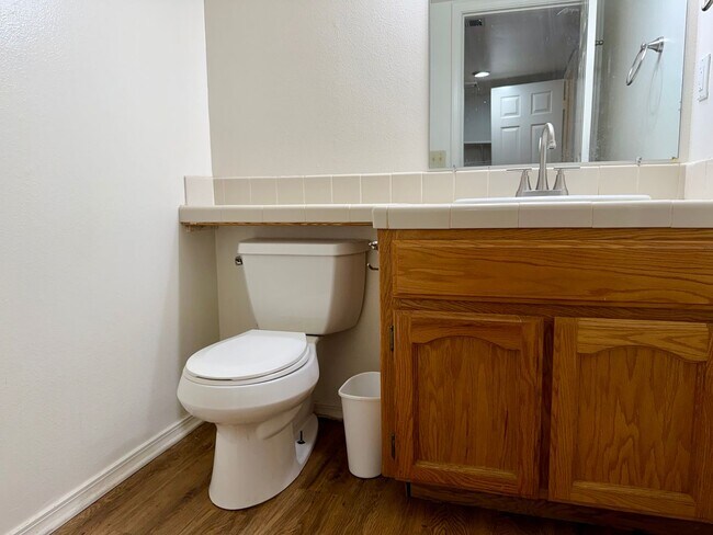 Building Photo - 4 Bed, 2.5 Bath Home with 3-Car Garage in Clovis Unified School District