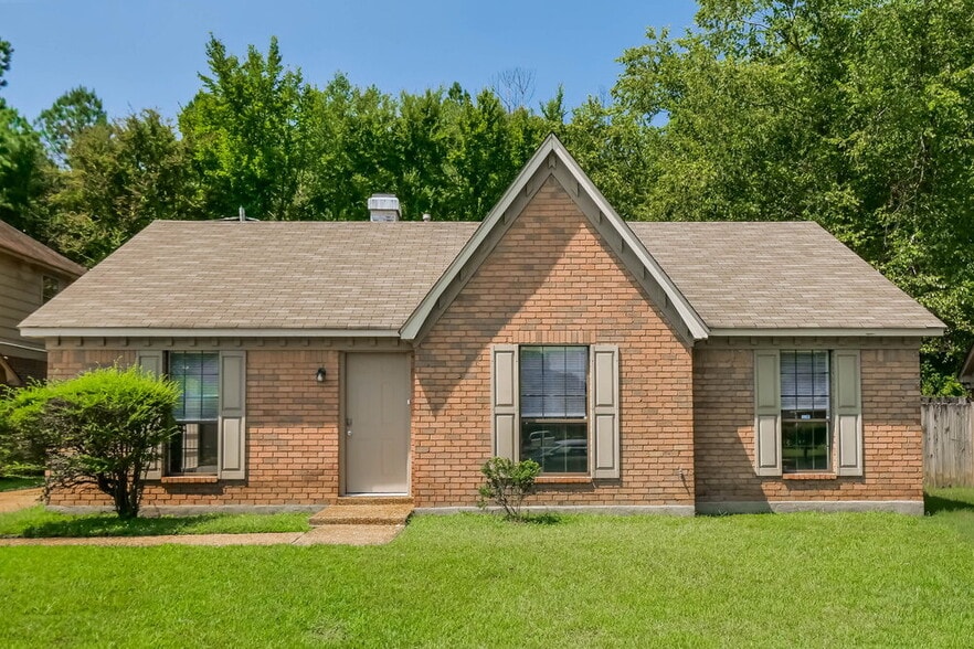 Primary Photo - 4805 Gadwall Dr W
