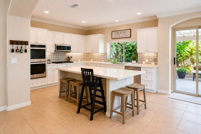 Building Photo - 90 Clavel Ct