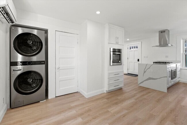 Building Photo - 14 Quirk Ct