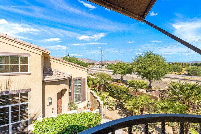 Building Photo - 52050 Rosewood Ln