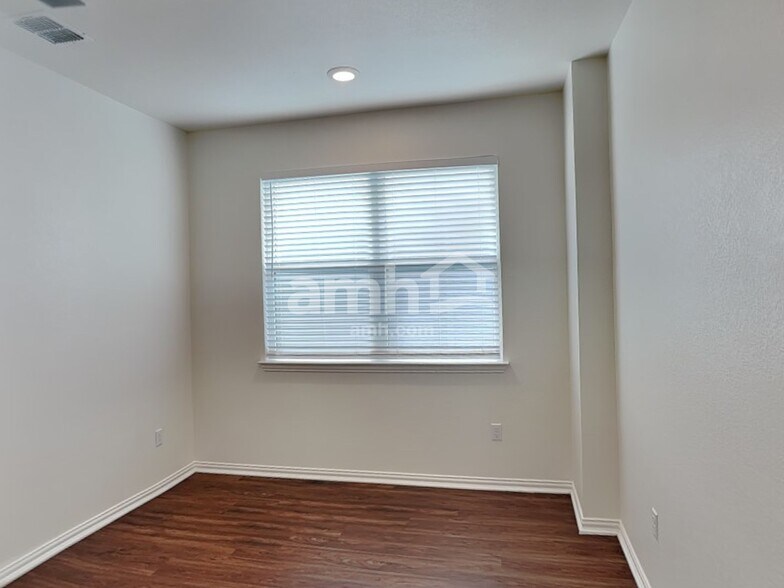 Building Photo - 188 Pebble Creek Run