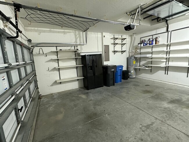 Building Photo - 20205 Merry Oak Ave