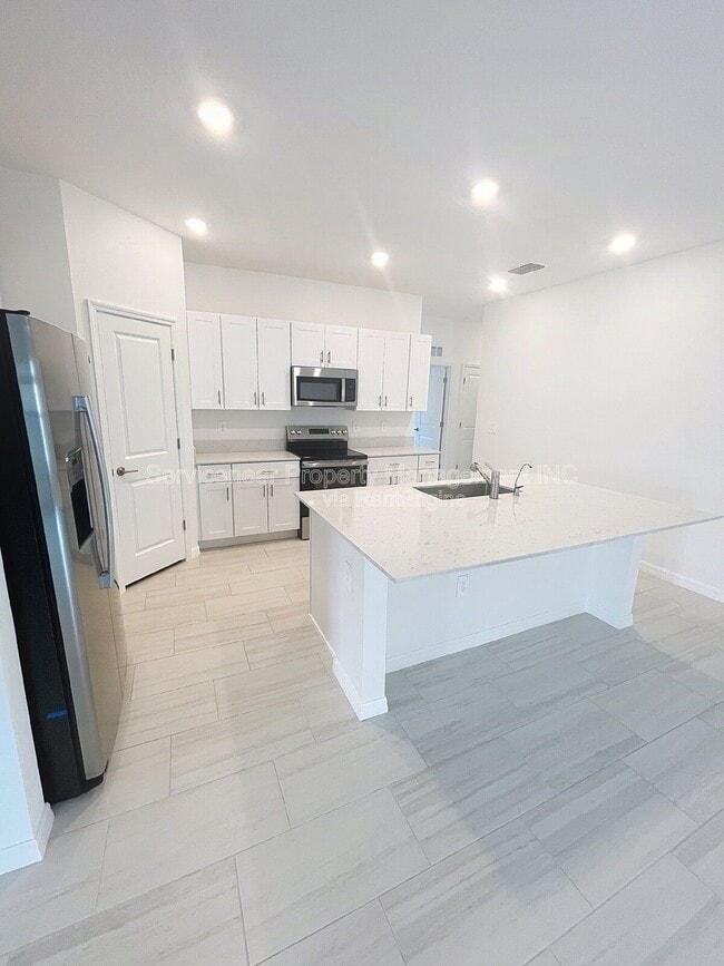 Building Photo - 8844 Bay Leaf Dr
