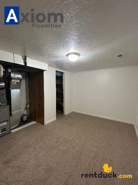 Building Photo - 1351 1/2 E Fremont-