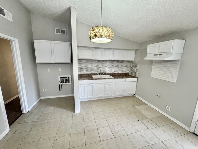 Building Photo - 3141 Arrendale St