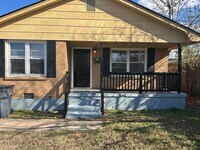 Building Photo - 2811 NW 21st Pl