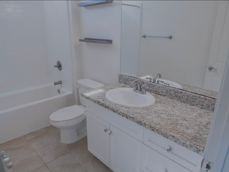 Building Photo - 520 Nile River Dr