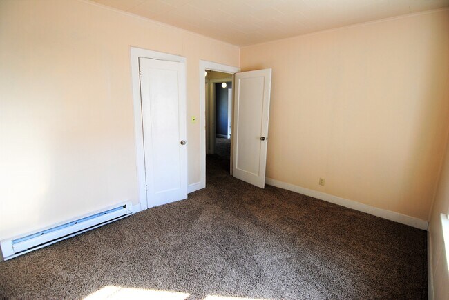 Building Photo - Charming 3 Bedroom, 2 Bath House For Rent!!