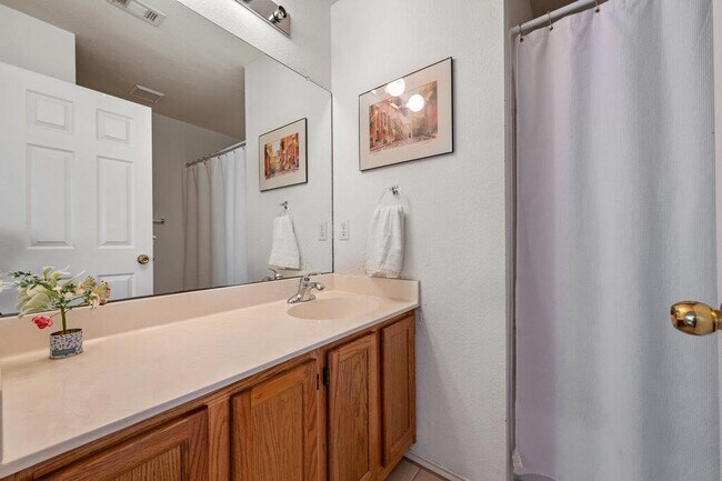 Building Photo - 13400 Rossello Dr