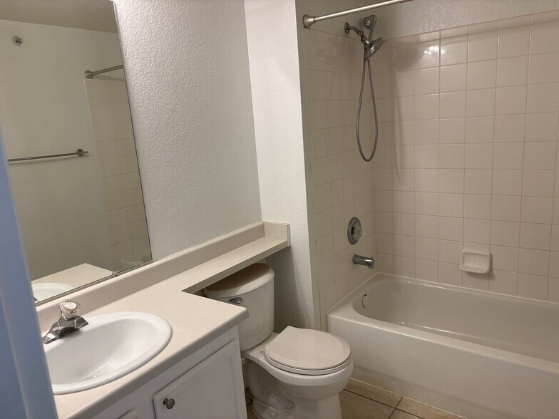 Building Photo - 7440 S Blackhawk St