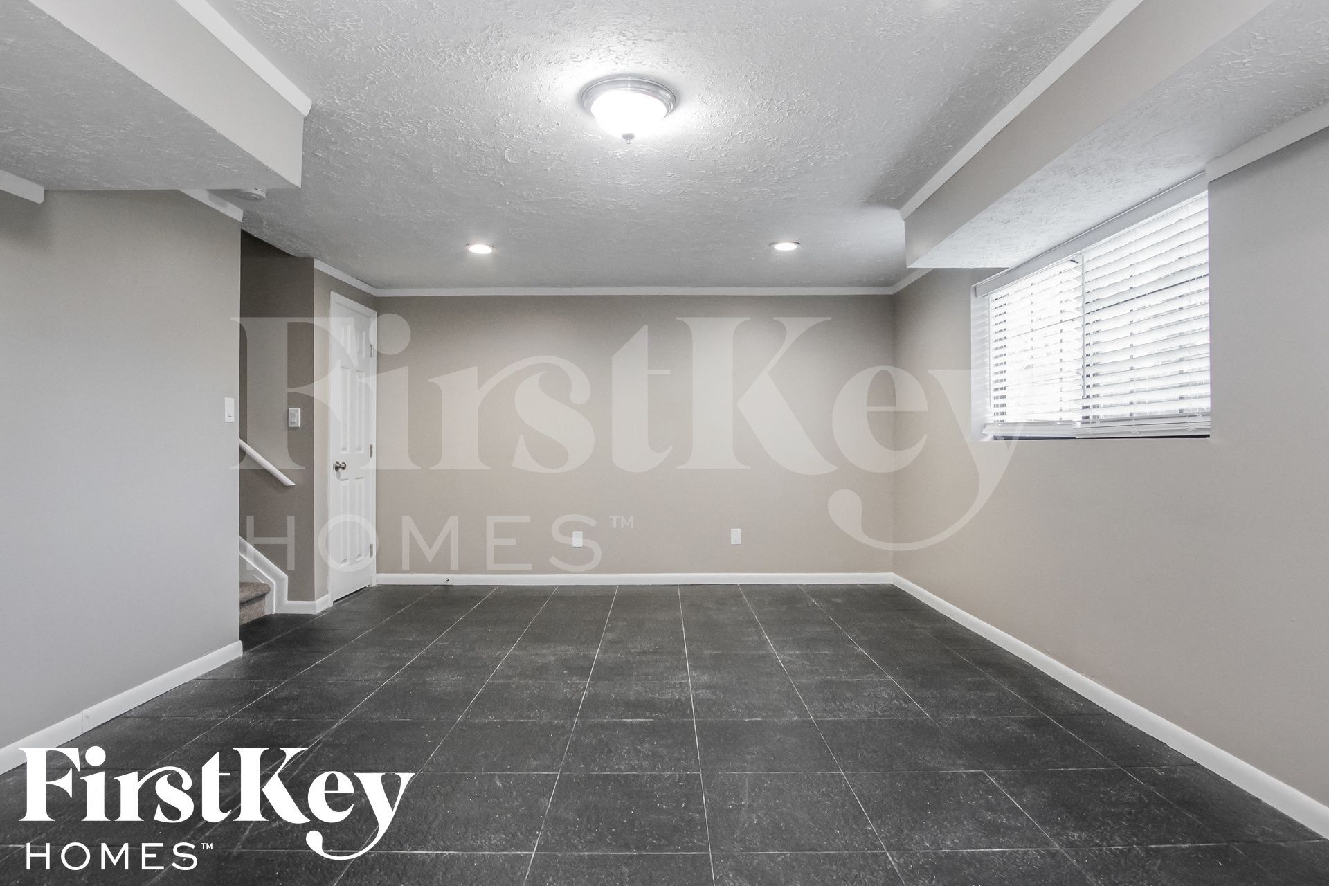 Building Photo - 7445 Glensford Dr