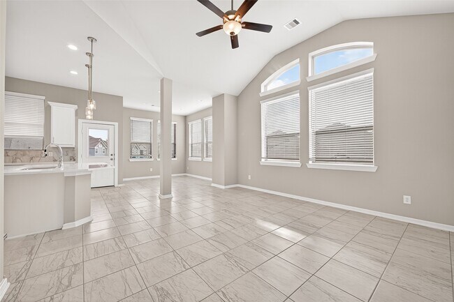 Building Photo - 9442 Starlight Oak Dr