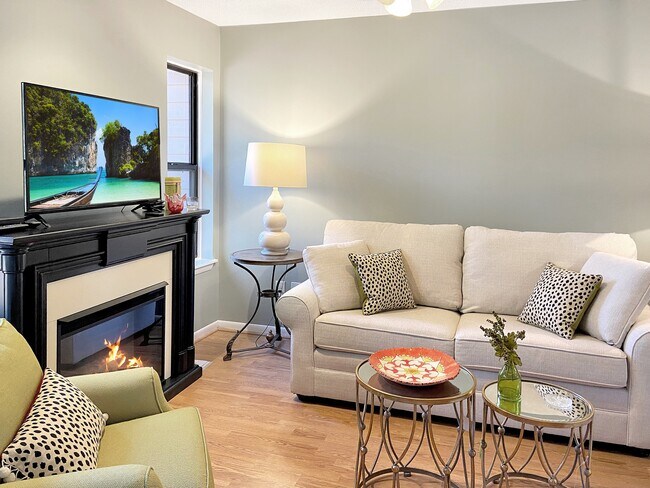 Building Photo - 1575 Ivy Trce