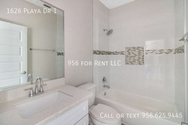 Building Photo - 1626 Playa Dr