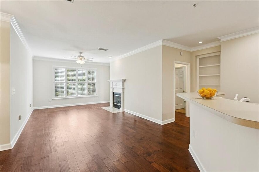 Building Photo - 2400 Cumberland Pkwy SE