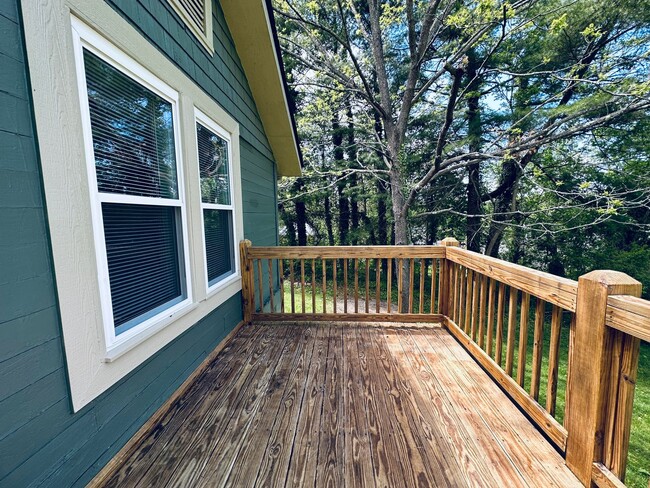 Building Photo - Delightful Upgraded 2-Bedroom Bungalow with New Appliances and Central A/C (Lawn Maintenance Incl...