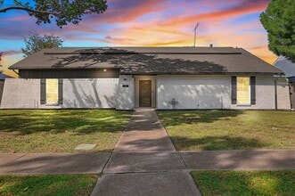 Building Photo - 1203 Edgewood Dr