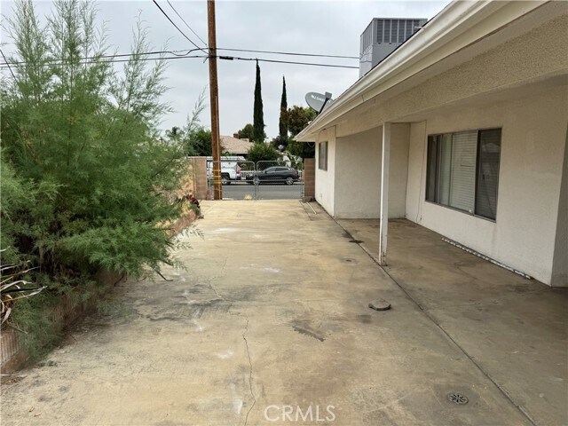 Building Photo - 415 S Tahquitz Ave