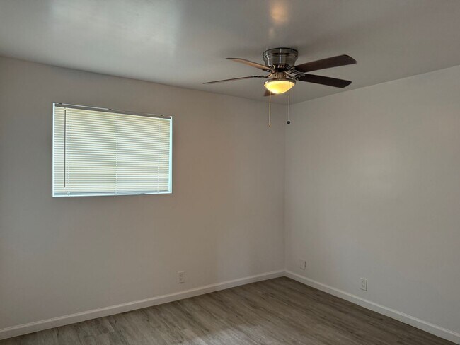 Building Photo - 1 Bedroom Phx. Apartment
