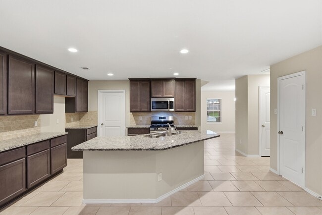 Building Photo - 22014 Pheasant Bend Ln